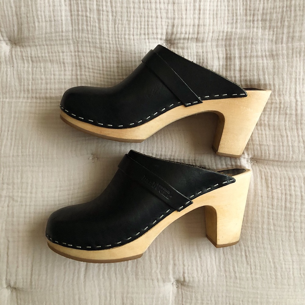 Swedish Hasbeens slip in clogs